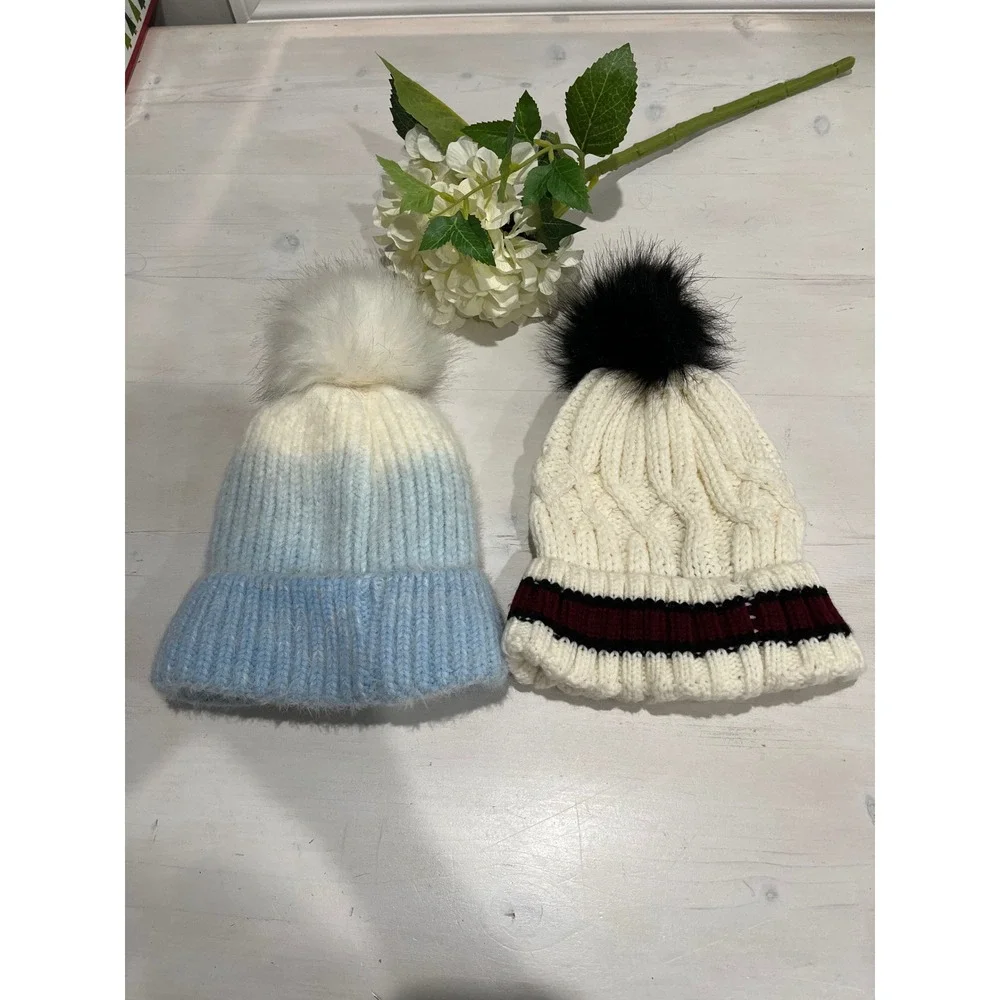 Womens lot of 2 Knit Pom Beanie Hat Winter Warm Cable Knit One Size‎